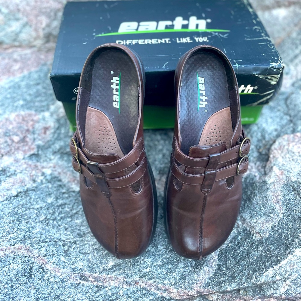 Earth    Dharma Mahogany Leather Clogs/Mules